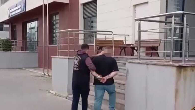 İzmir'de aranan şüphelilere şafak operasyonu: 157 gözaltı