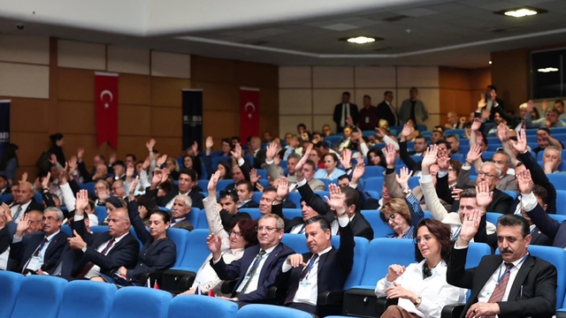 Başkan Aras Kıyı Belediyeler Birliğinde güven tazeledi