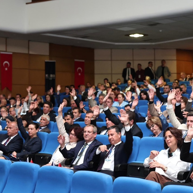 Başkan Aras Kıyı Belediyeler Birliğinde güven tazeledi