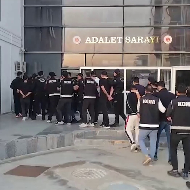 Esnafı sözde korumayla haraca bağlayan ve kadınlara zorla fuhuş yaptıran ör...