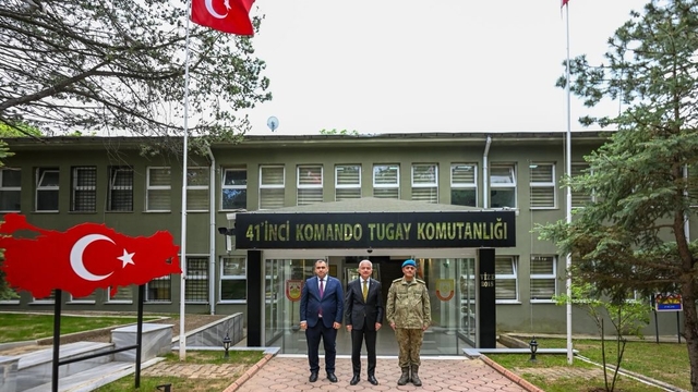 Kırklareli Valisi Turan, 41'inci Komando Tugay Komutanlığını ziyaret etti