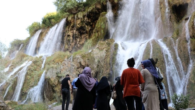 Kar suları Girlevik Şelalesi'ni coşturdu