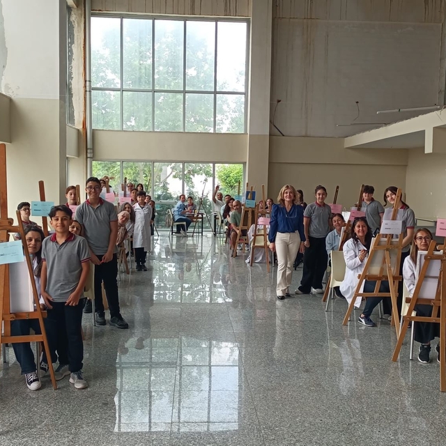 Öğrenciler öğretmen oldu, veliler yeniden sıralara döndü