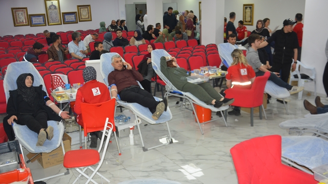 Ordu'da öğrenciler 127 ünite kan topladı
