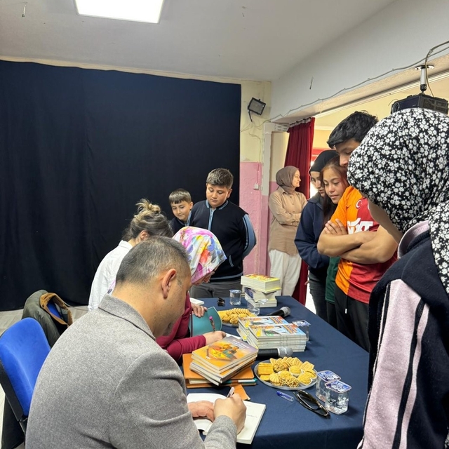 Öğrenciler yazarlarla buluştu