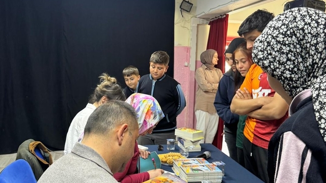 Öğrenciler yazarlarla buluştu