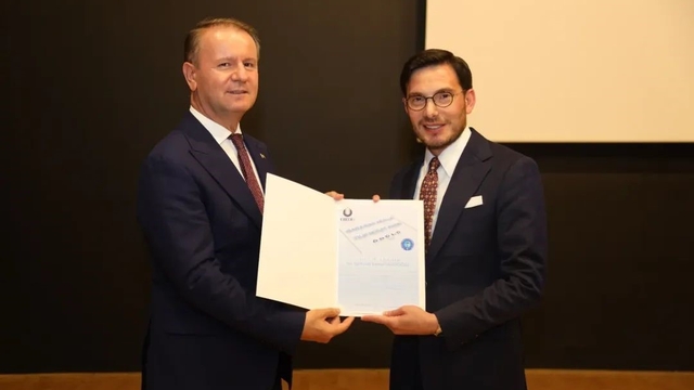Başkan Yazıcıoğlu'na "Babadan Oğula Devlet Adamı" ödülü