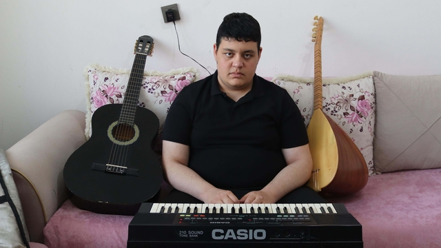 Otizmli Yusuf, müzikle hayata tutundu