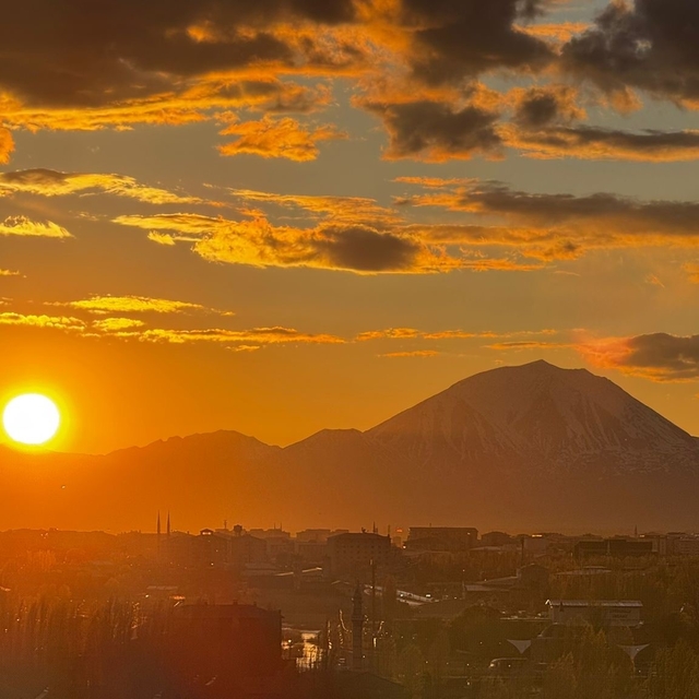 Ağrı'da gün batımı görsel şölen sundu