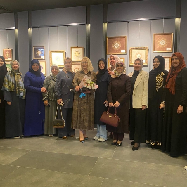 'Esma-ül Hüsna' tezhip sergisi sanatseverlerle buluştu