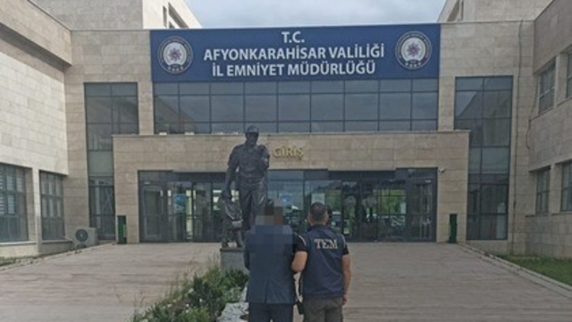 FETÖ'den 6 yıl 3 ay hapis cezasıyla aranan şahsı polis yakaladı
