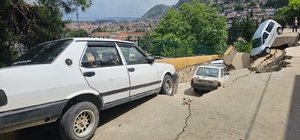Hatay'da Asi Nehri taştı, sağanakta köprü ve yollar ile bir ev çöktü; 2 ölü...