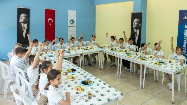 Marmarabirlik'ten "Minik Şeflerle Zeytinli Tarifler" projesi