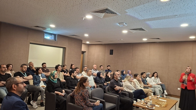 Elazığ'da sağlık çalışanların seminer verildi