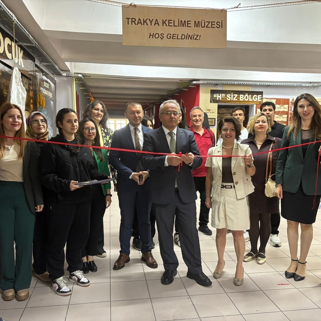 Edirne'de kültürel hafızaya yolculuk: Trakya Kelime Müzesi açıldı
Trakya'nı...