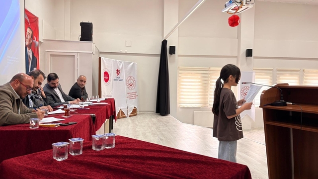 Elazığ'da şiir okuma yarışması