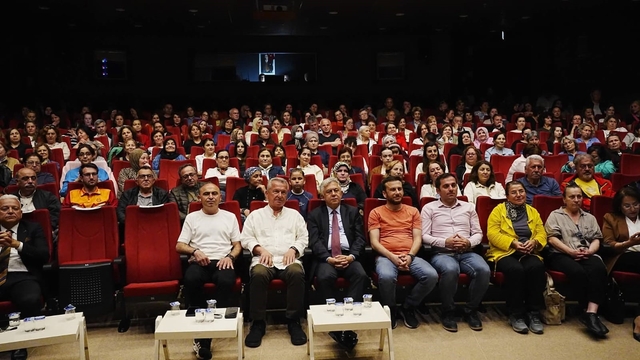 'Annemin Müstakbel Kocası' Çaycuma'da seyirciyle buluştu