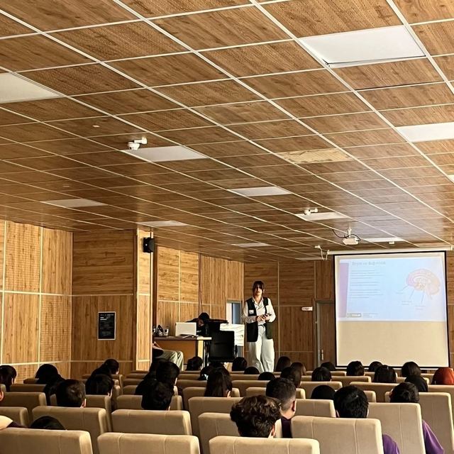 Sarıkamış Fen Lisesi'nde Yeşilay farkındalık eğitimi düzenlendi