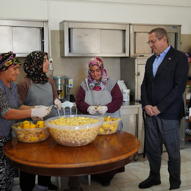 Ayvalık'ta kadın emeği ekonomiye dönüşüyor