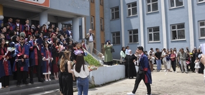 Bulanık Anadolu Lisesi'nde mezuniyet coşkusu