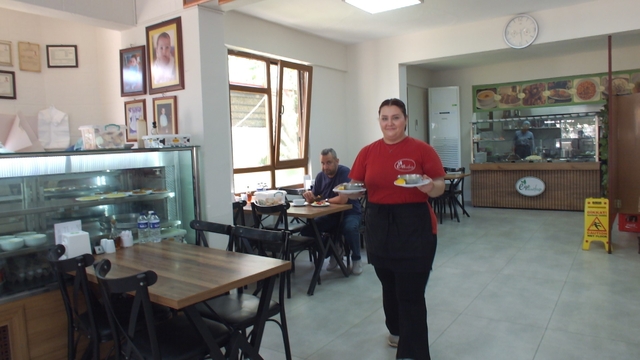 Balıkesir'de bu lokantanın işletmecisi de çalışanları da kadın