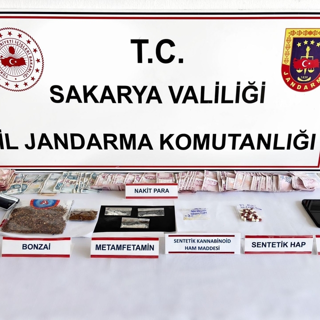 Jandarmadan uyuşturucu tacirlerine darbe: 2 torbacı tutuklandı
