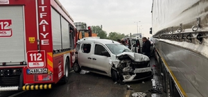 Yangın ihbarına giden itfaiye aracı zincirleme kazaya karıştı: 4 yaralı