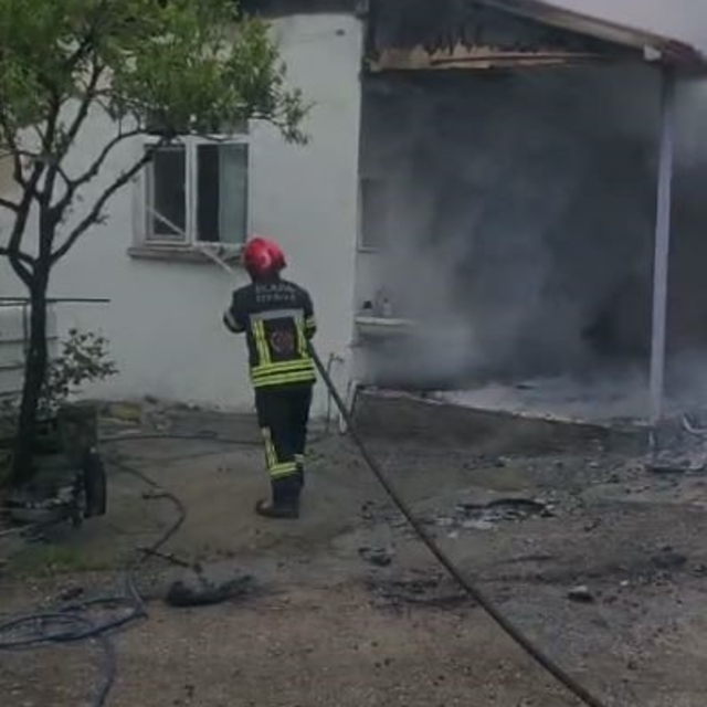 Elazığ'da yangın: 1 kişi dumandan etkilendi