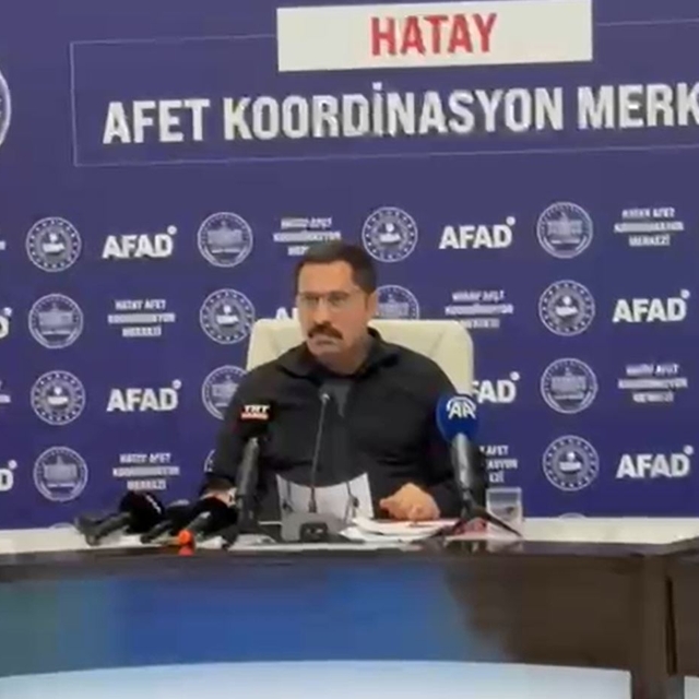 Hatay'da Asi Nehri taştı, sağanakta köprü ve yollar ile bir ev çöktü; 2 ölü...