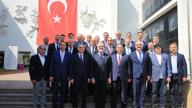 AK Parti Grup Başkanvekili Yenişehirlioğlu, "Asırlık Ağaçtan Sofraya Zeytinyağı Çalıştayı"nda konuştu: