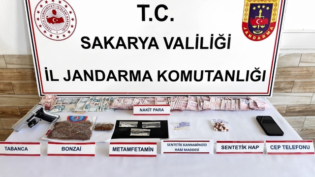 Jandarmadan uyuşturucu tacirlerine darbe: 2 torbacı tutuklandı