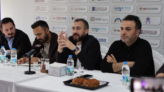 Gebzespor'da yeni dönem bütçesi 200 milyon TL
Gebzespor başkanı Yusuf Öztürk: "Hedefimiz şampiyonluk"
"30 yaş üstü ve üst liglerden transfer yapmayacağız"
"Genç ve başarıya aç oyuncuları seçeceğiz"