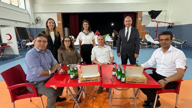 Marmaris'te "Okulumda 'Kan'panya Var" etkinliğinde kan bağışında bulunuldu