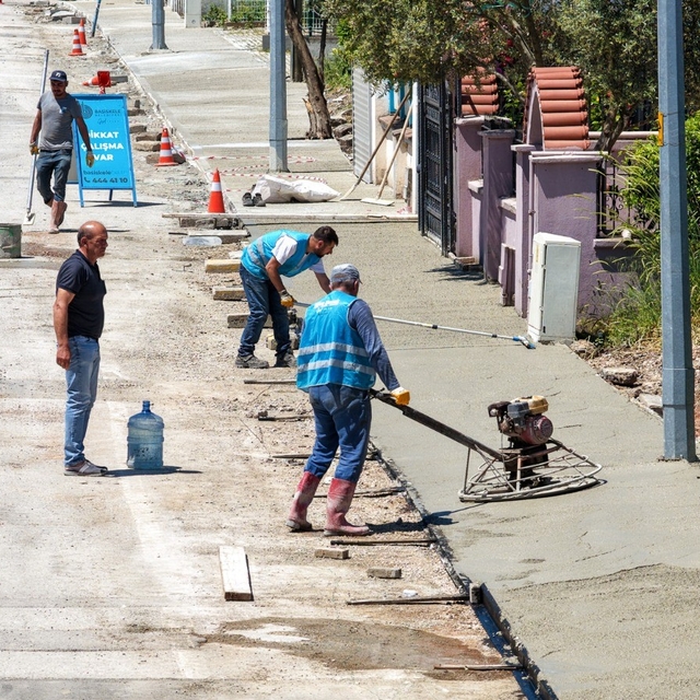 Başiskele'de mahalleler "Köşe Bucak Güzel İşler" çalışmasıyla yenileniyor