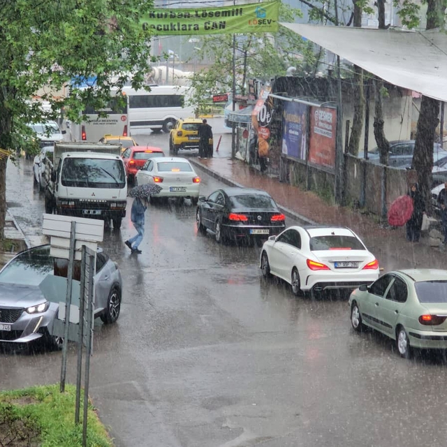 Zonguldak kent merkezinde yağış etkili oldu