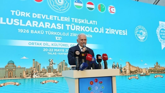 Yıldırım'dan "yeni Türk dünyası alfabesi" açıklaması
Türk Devletleri Teşkilatı Aksakallar Konseyi Başkanı Binali Yıldırım:
"34 harften oluşan alfabe ile Balkanlardan Baykal Gölü'ne kadar artık birbirimizle hem yazdıklarımızı anlayacağız hem konuştuklarımızı anlayacağız"