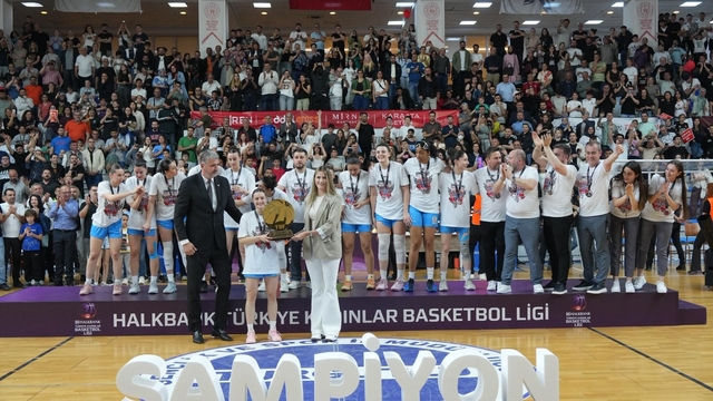 Turgutlu Belediyesi Kadın Basketbol Takımı, Süper Lig'e yükseldi