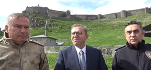 Kars'ta Kurban Bayramı tedbirleri üst seviyeye çıkarıldı
Vali Ziya Polat, "...