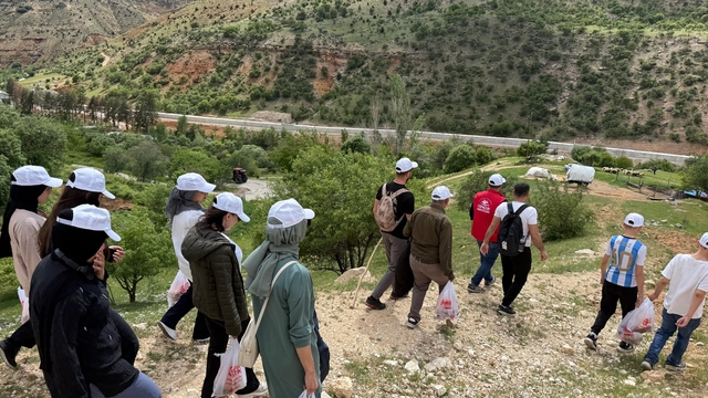 Çemişgezek'te öğrenciler tarihi ve doğal güzellikleri gezdi