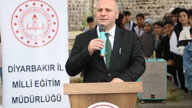 "Maarifin Kalbinde Marifetli Gençlik" Fuarı'na yoğun ilgi