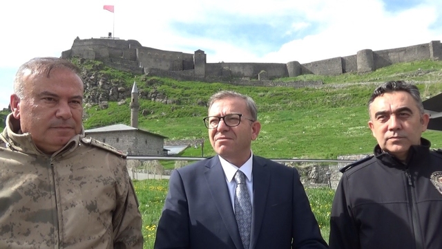 Kars'ta Kurban Bayramı tedbirleri üst seviyeye çıkarıldı
Vali Ziya Polat, "Kars ilimizde emniyetimiz, jandarmamız ve tüm kurum kuruluşlarımızla gerekli tedbirler alındı"