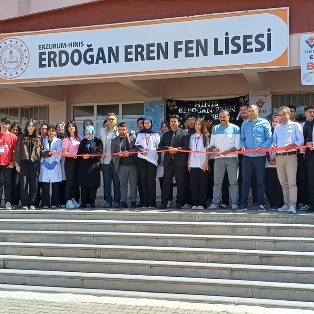 Gençlerin bilimsel projeleri görücüye çıktı
Hınıs Erdoğan Eren Fen Lisesi T...