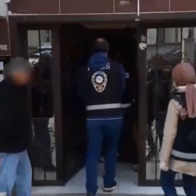 Güzellik merkezinin müşterilerini dolandıran 10 şüpheliye gözaltı