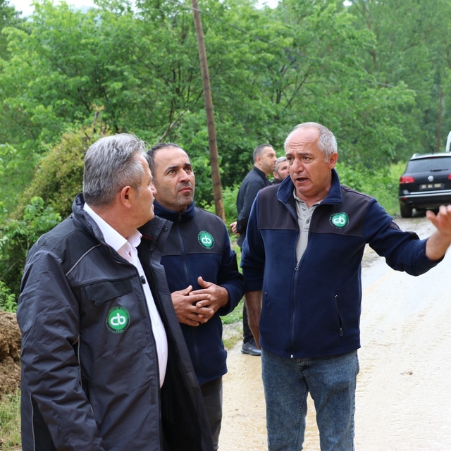 Cumayeri Belediyesi ekipleri sahada
Ekipler anında müdahalede bulunuyor