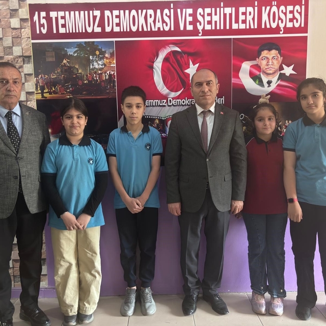 Bitlis'te kuş yavrusunu kurtarmaya çalışan öğrencilere anlamlı ödül