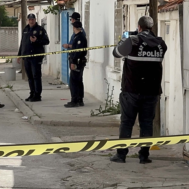 Tartıştığı 16 yaşındaki çocuğu başından tabancayla yaraladı