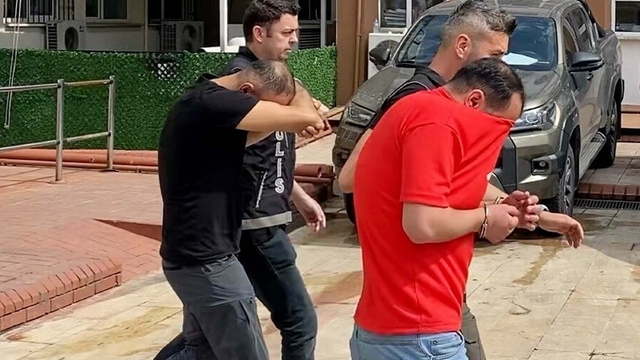 'Dur' ihtarına uymayan sürücü takip sırasında kaza yaptı; 2 tutuklama