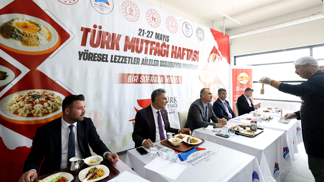 Ağrı'da "Türk Mutfağı Haftası" kapsamında aileler en iyi yemeği yapmak için hünerlerini sergiledi