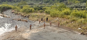 Hatay'da Asi Nehri taştı, sağanakta köprü ve yollar ile bir ev çöktü; 3 ölü...