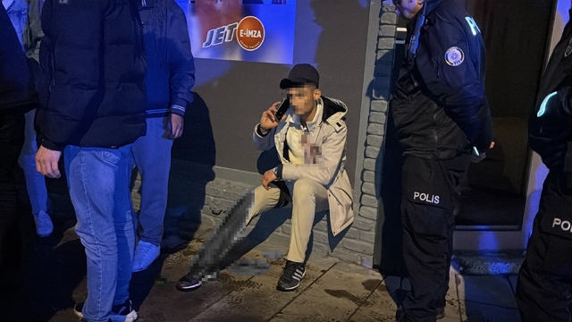Aksaray'da kaybolan köpeğini arayan genç, 2 kişi tarafından bıçaklandı